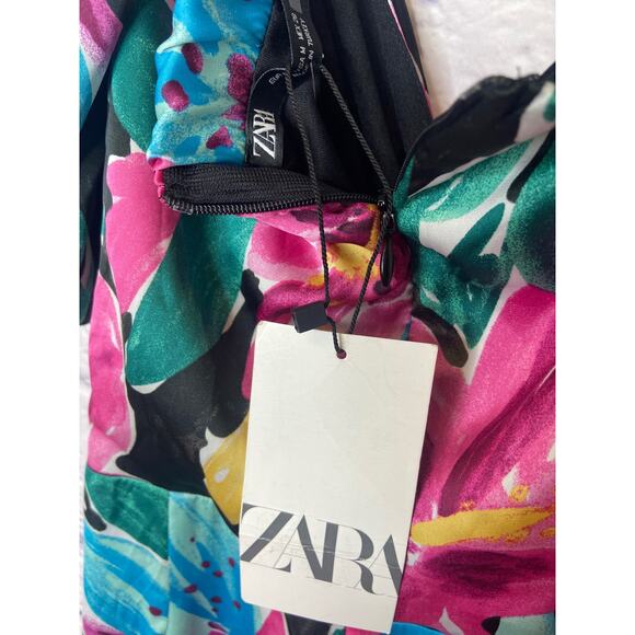 Zara Floral Multicolor Silky 1-Piece Pants Romper Short Sleeved Tie Belt Medium - Picture 4 of 4